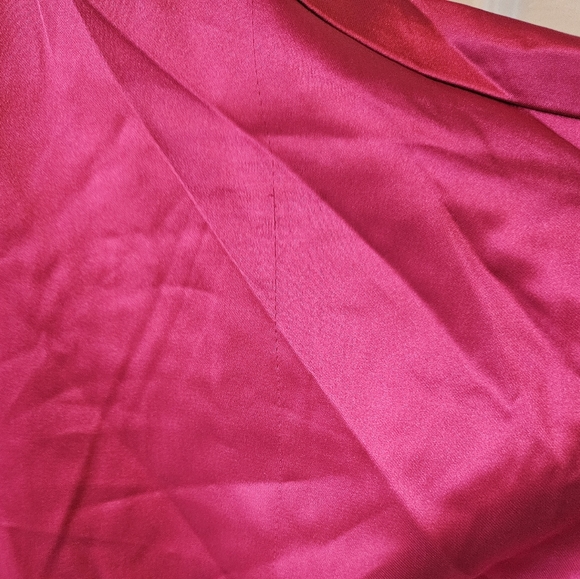 MSRP $45 NWT Lulus Satin Tie Back Crop Top Sz Small - Picture 3 of 10